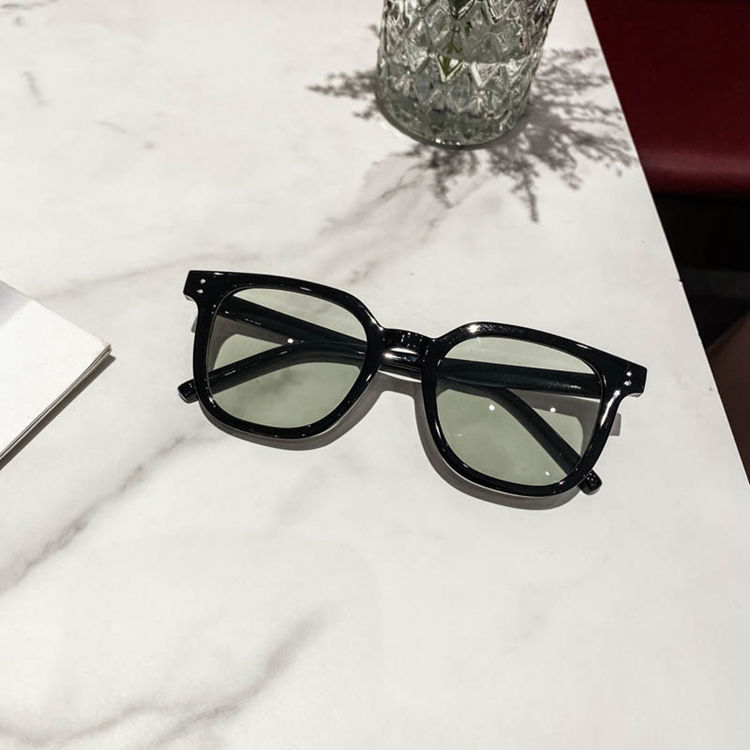 New Square Simple Bold-frame Sunglasses