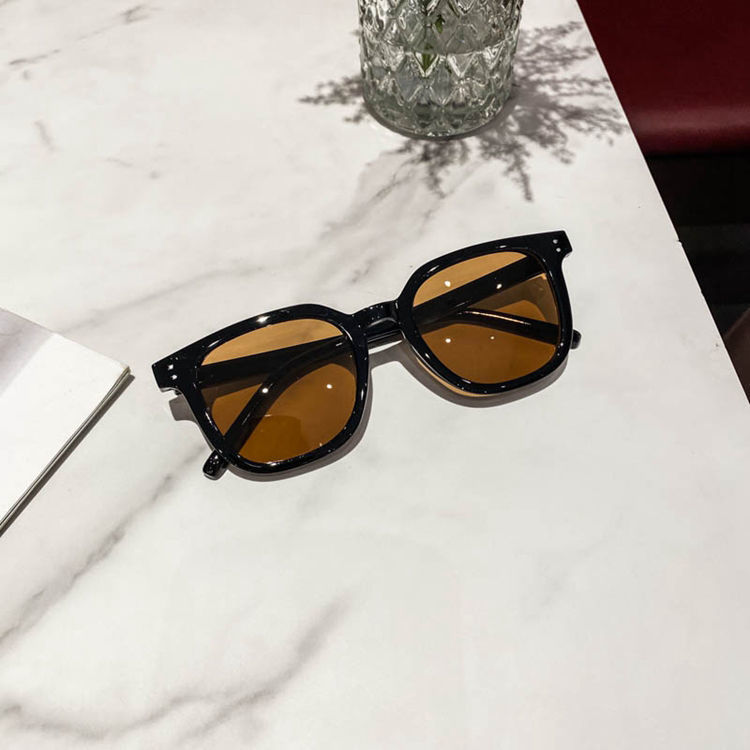New Square Simple Bold-frame Sunglasses