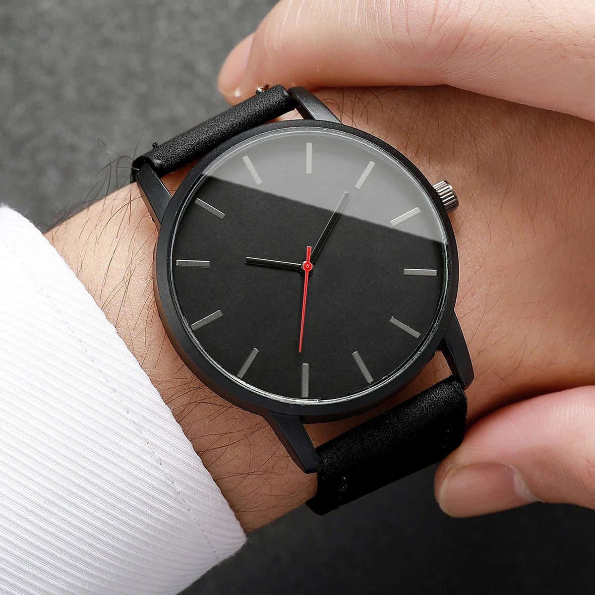 2PCs Men's Gentleman Watch Simple Classic Round Dial Quartz Watch Men's PU Leather Strap Simulated Watch Set - VibraStore