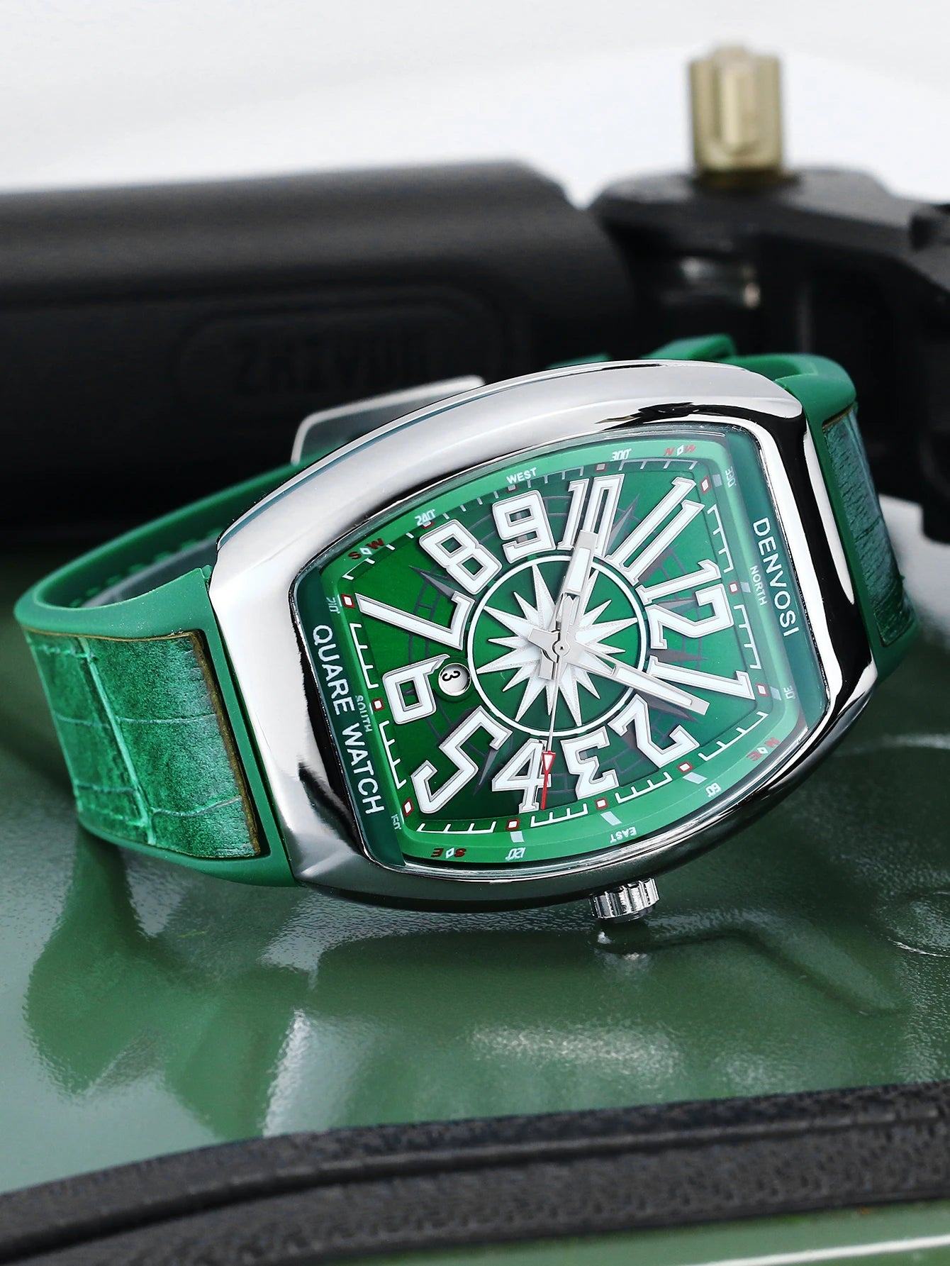 DENVOSI Men's Barrel shaped Watch, Luxury Fluorescent Silicone Strap, Men's Fashion, Leisure, Sports Quartz Watch