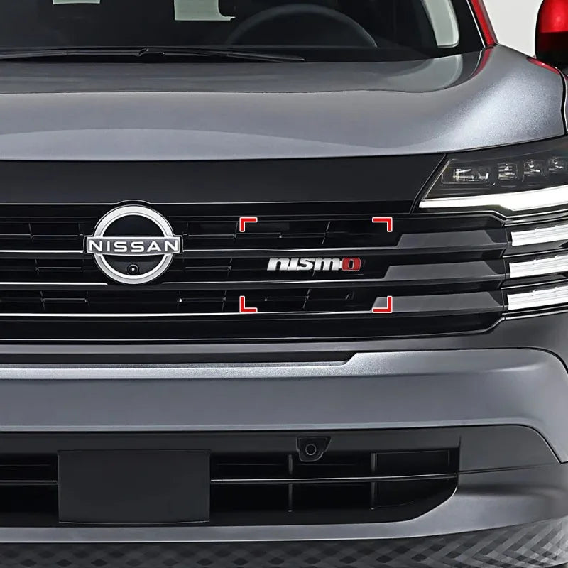 1Pcs Nismo Car Front Grille Car Emblem Badge Sticker Rear Trunk Decals for Nissan Nismo 370Z GTR Almera Tiida Juke Qashqai 350Z
