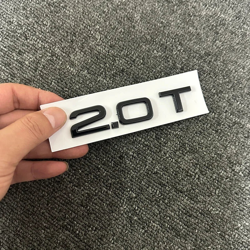 The new ABS letter 3D sticker Quattro Sline 2.0T is suitable for the modification of Audi A4 2008-2017 glossy black suitcase.