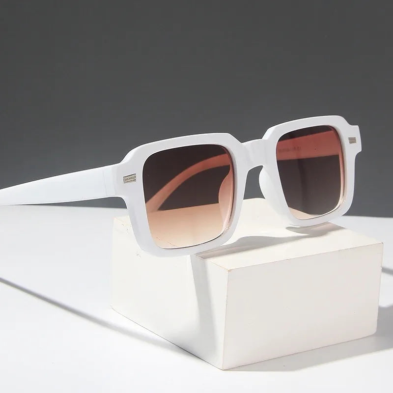 Gafas de sol rectangulares retro con montura pequeña para mujer