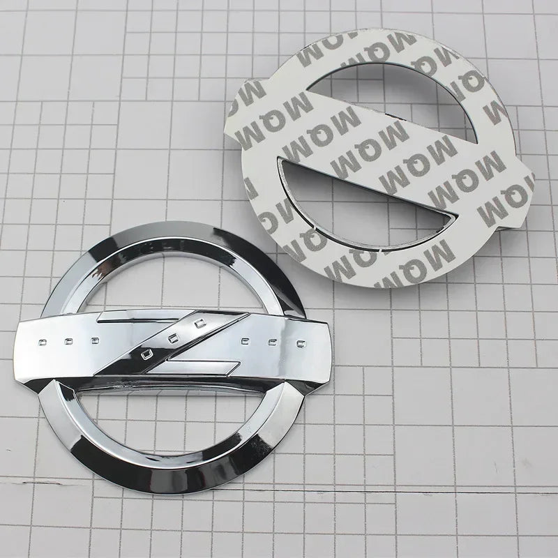 Car Rear Trunk Side Emblem Sticker for Nissan Z Logo 350Z 370Z X-Trail Qashqai Tiida Teana NV200 NP300 Sentra Altima Versa T32