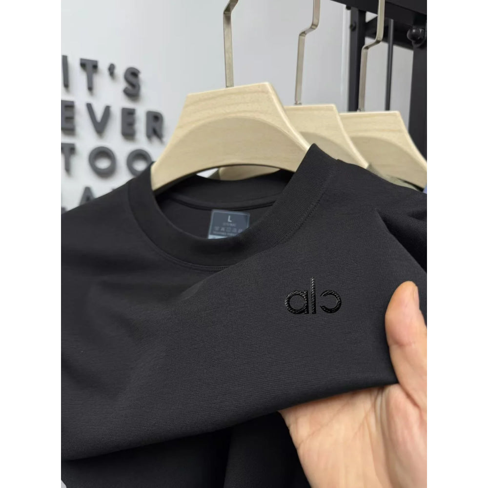 Trendy and exquisite men's new letter relief round neck T-shirt summer fashion classic comfortable and breathable short sleeve
