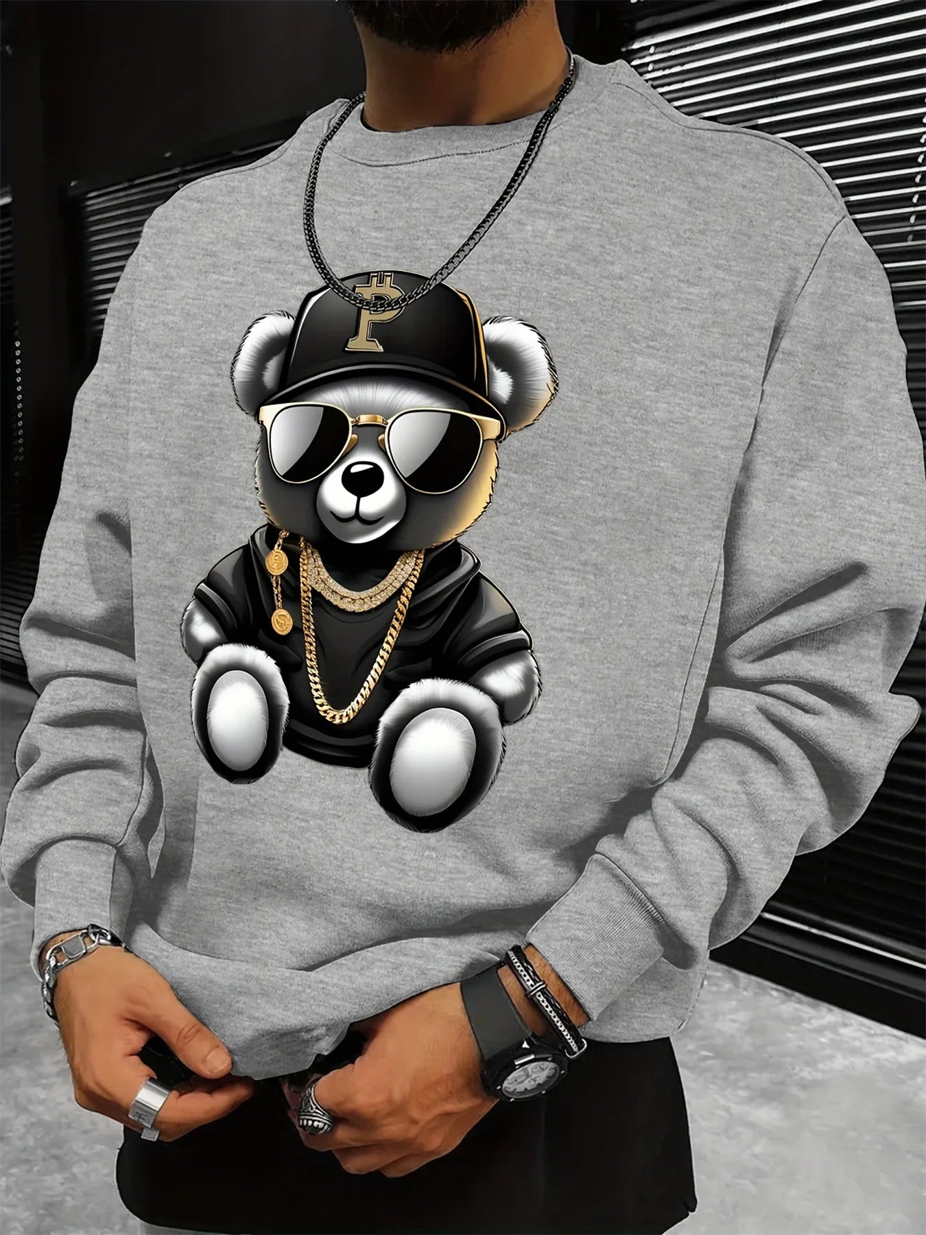 Men's autumn and winter fashionable casual loose cool bear cartoon graphic print fleece long sleeved round neck sweatshirt