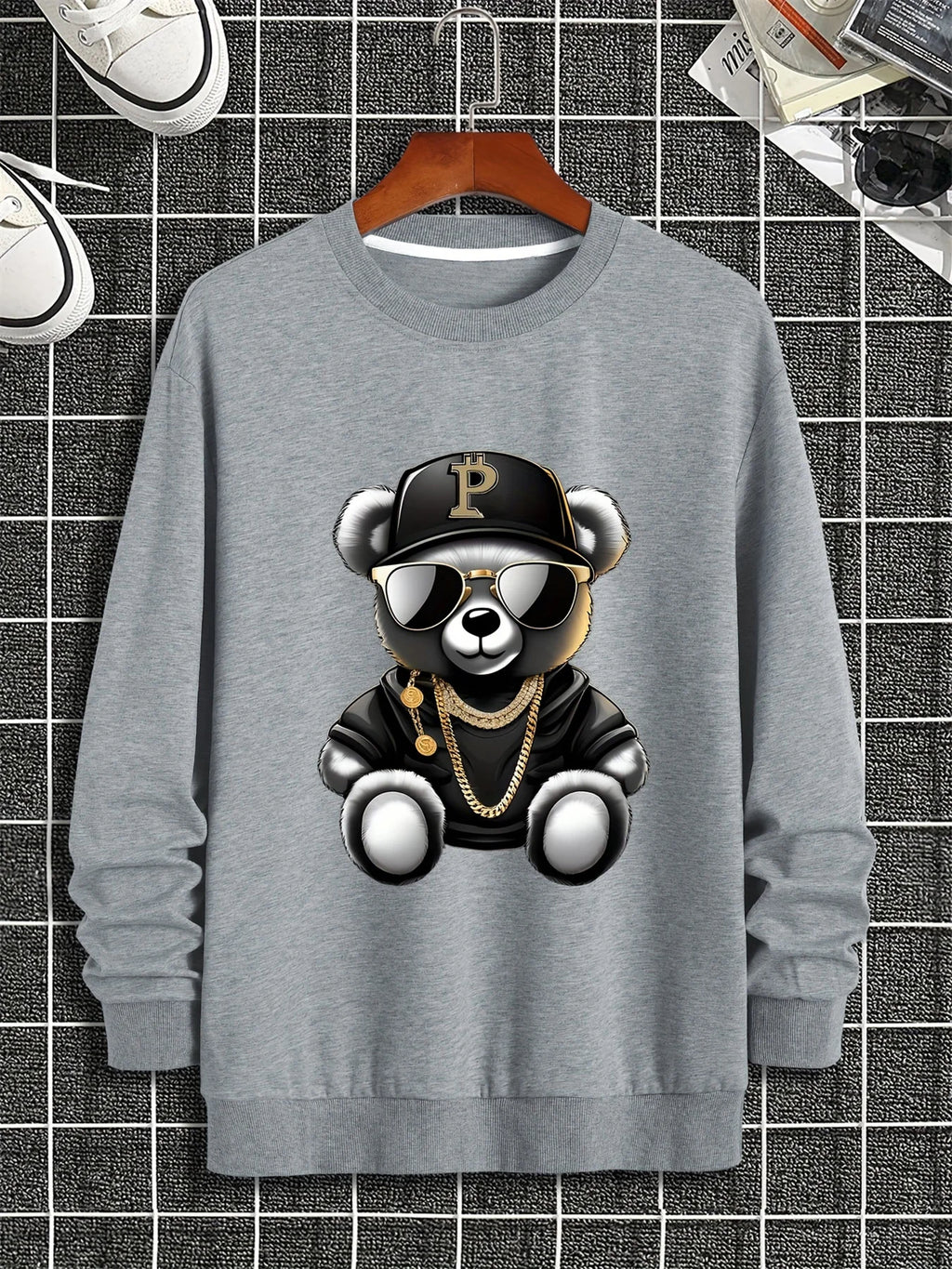 Men's autumn and winter fashionable casual loose cool bear cartoon graphic print fleece long sleeved round neck sweatshirt