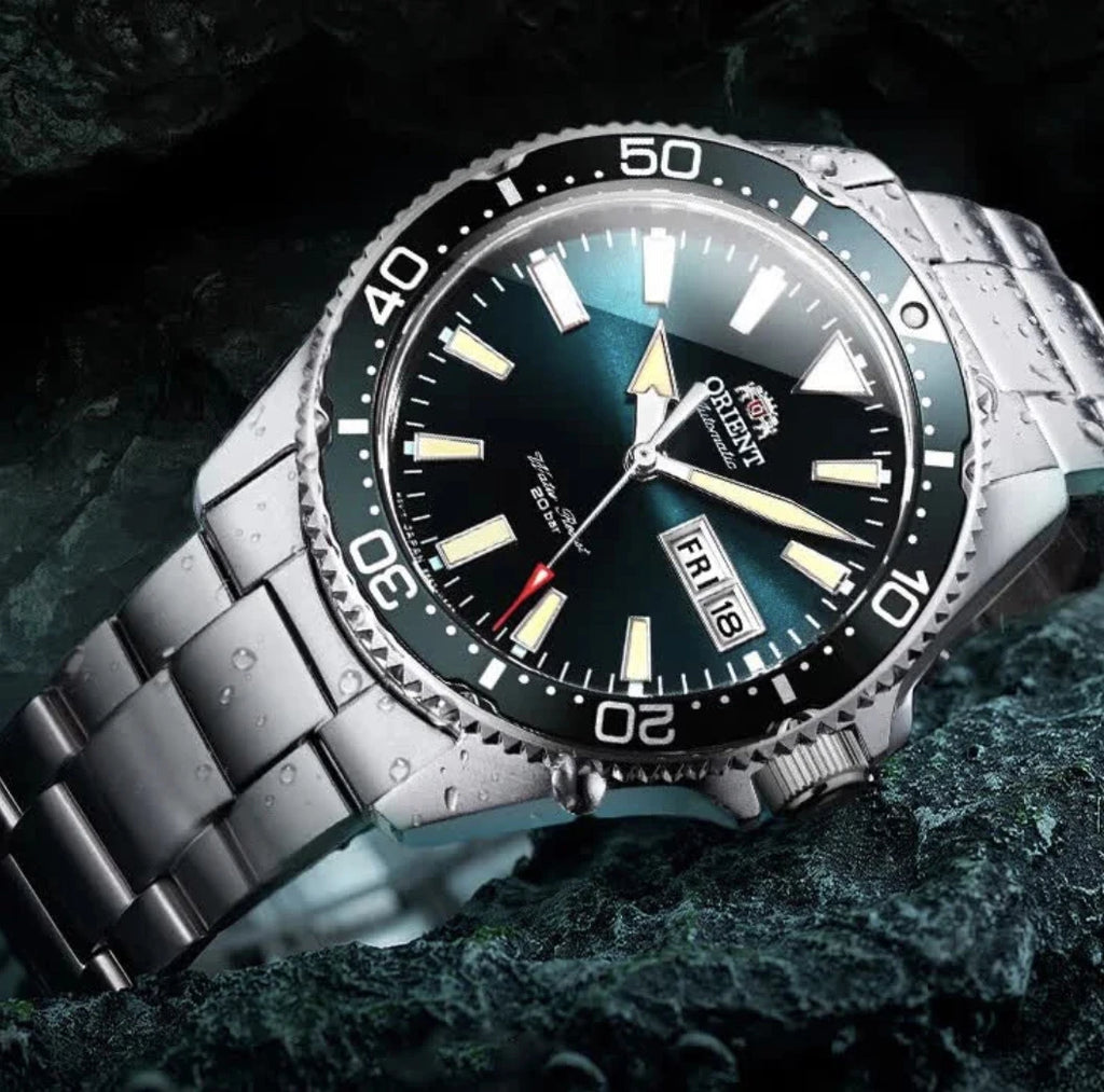 Orient Automatic Mechanical Diver Watch for Men 200M Waterproof Red Dial Stainless Steel Band Day Date Display Sport Wristwatch