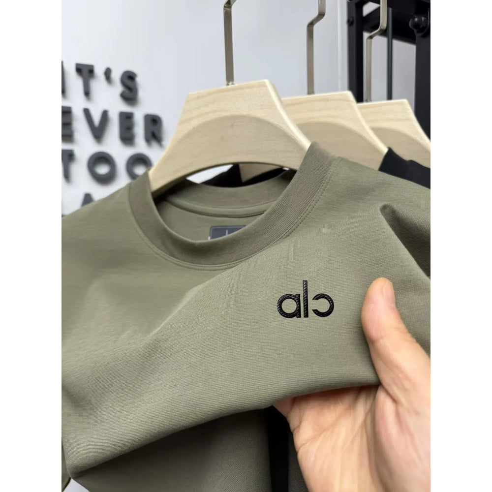 Trendy and exquisite men's new letter relief round neck T-shirt summer fashion classic comfortable and breathable short sleeve