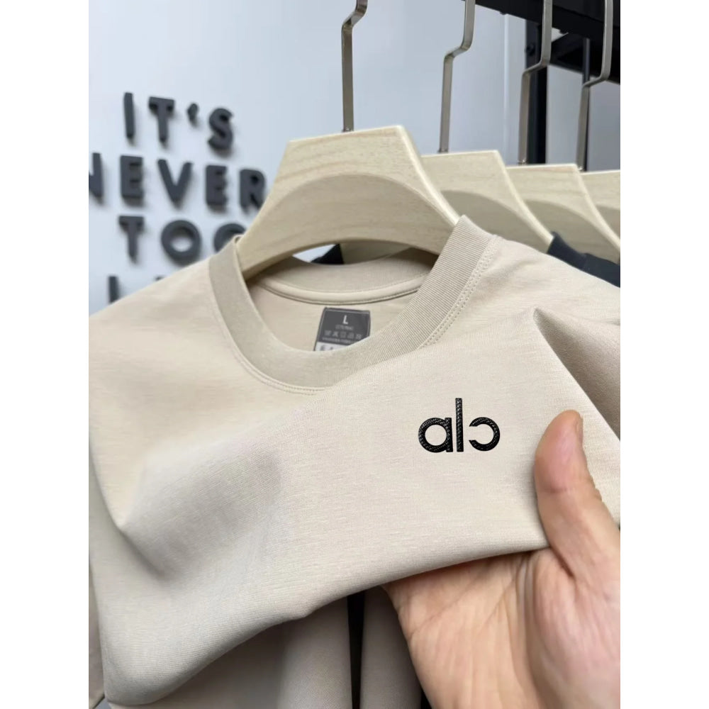 Trendy and exquisite men's new letter relief round neck T-shirt summer fashion classic comfortable and breathable short sleeve