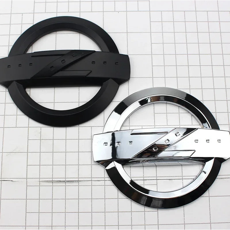 Car Rear Trunk Side Emblem Sticker for Nissan Z Logo 350Z 370Z X-Trail Qashqai Tiida Teana NV200 NP300 Sentra Altima Versa T32