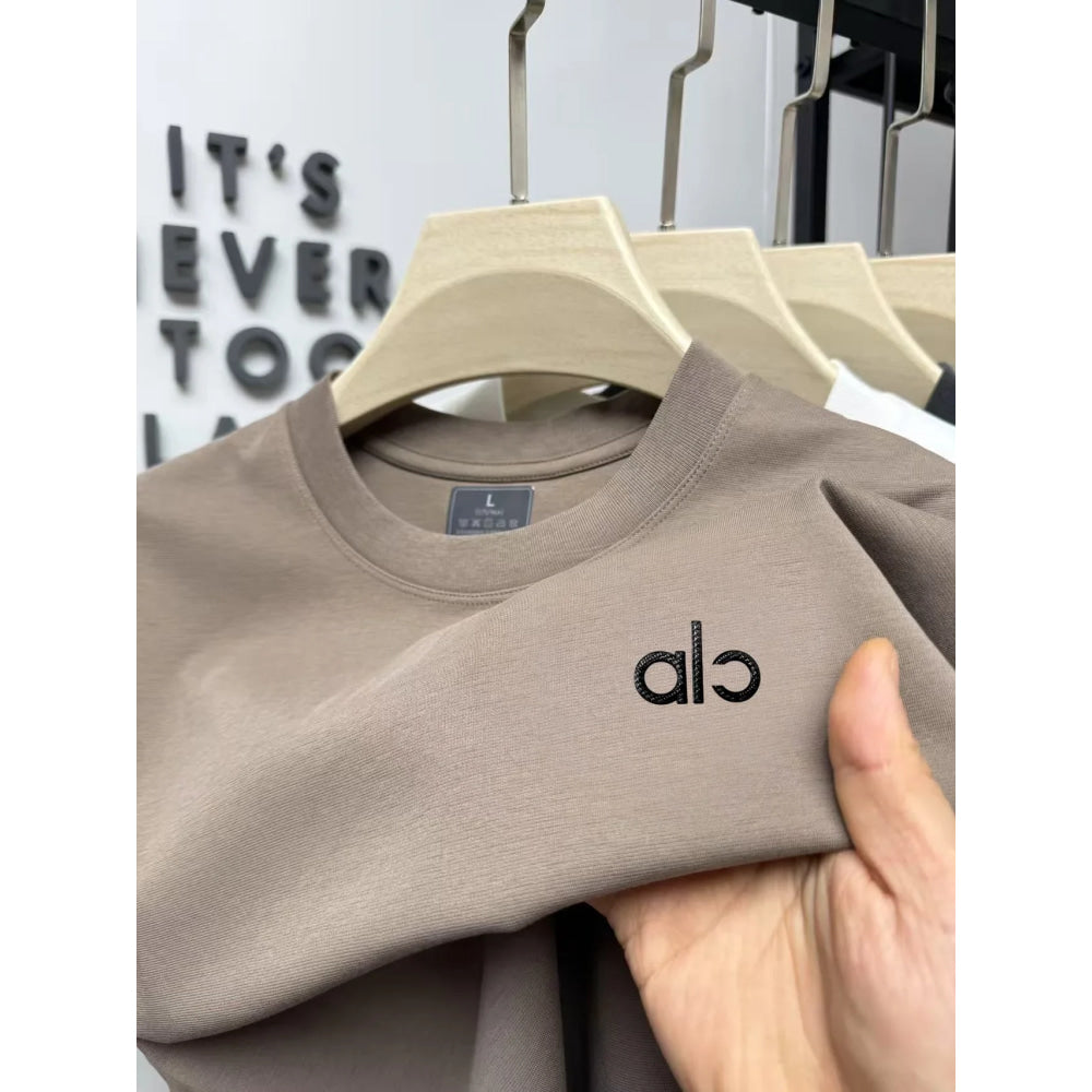 Trendy and exquisite men's new letter relief round neck T-shirt summer fashion classic comfortable and breathable short sleeve