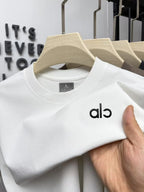 Trendy and exquisite men's new letter relief round neck T-shirt summer fashion classic comfortable and breathable short sleeve
