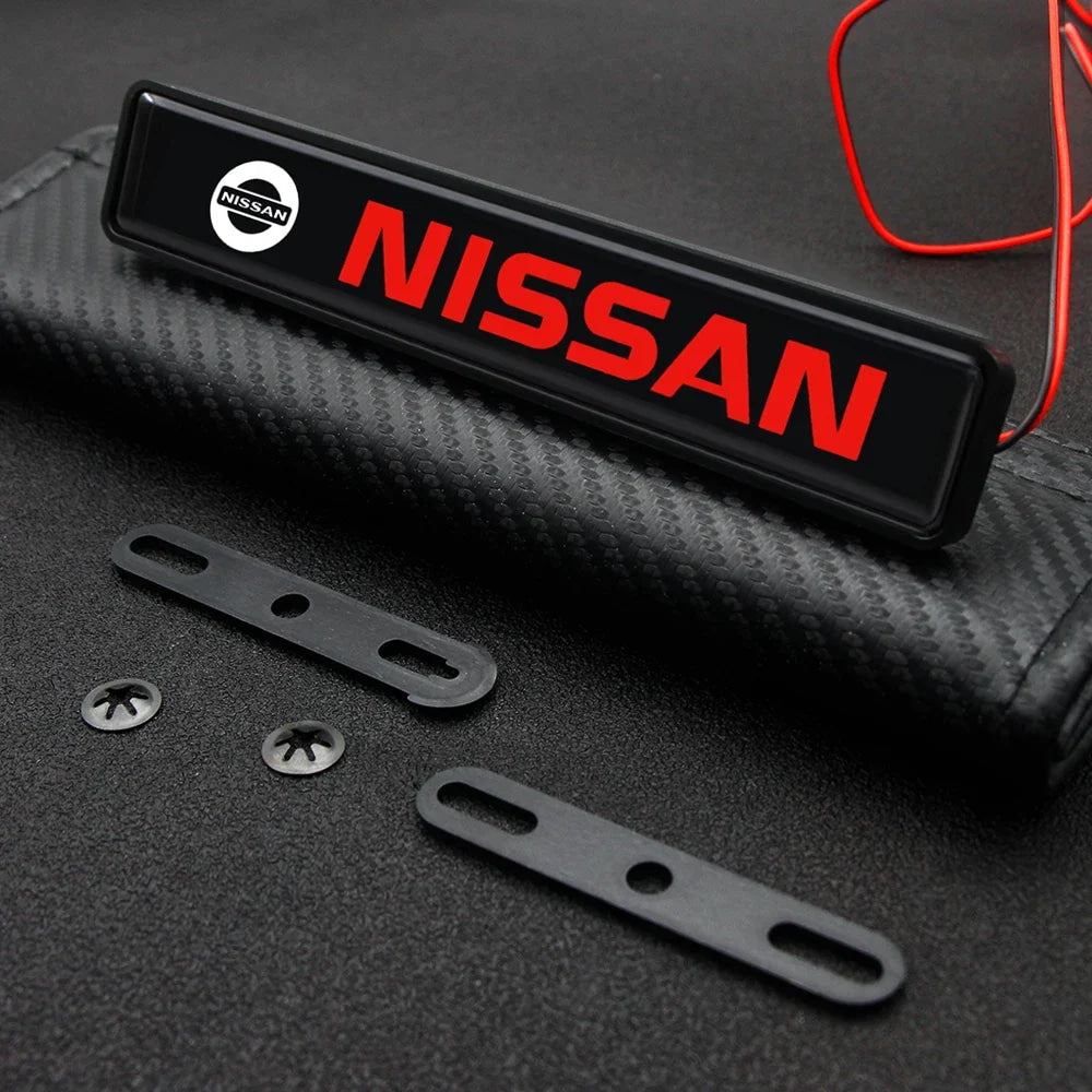 Car Decorative Lights LED Front Hood Grille Emblem Badge Decoration For Nissan Qashqai j11 j10 Juke X Trail t32 Tiida Leaf Versa