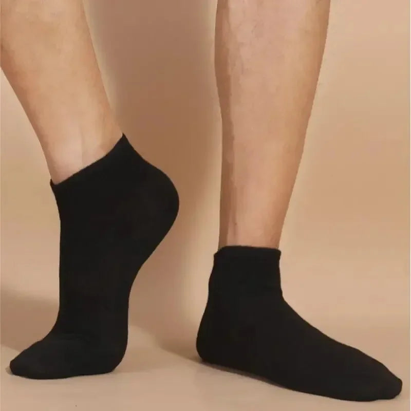 10 pares de calcetines para hombre, calcetines deportivos transpirables, calcetines náuticos de Color sólido, calcetines tobilleros de algodón cómodos, blanco y negro