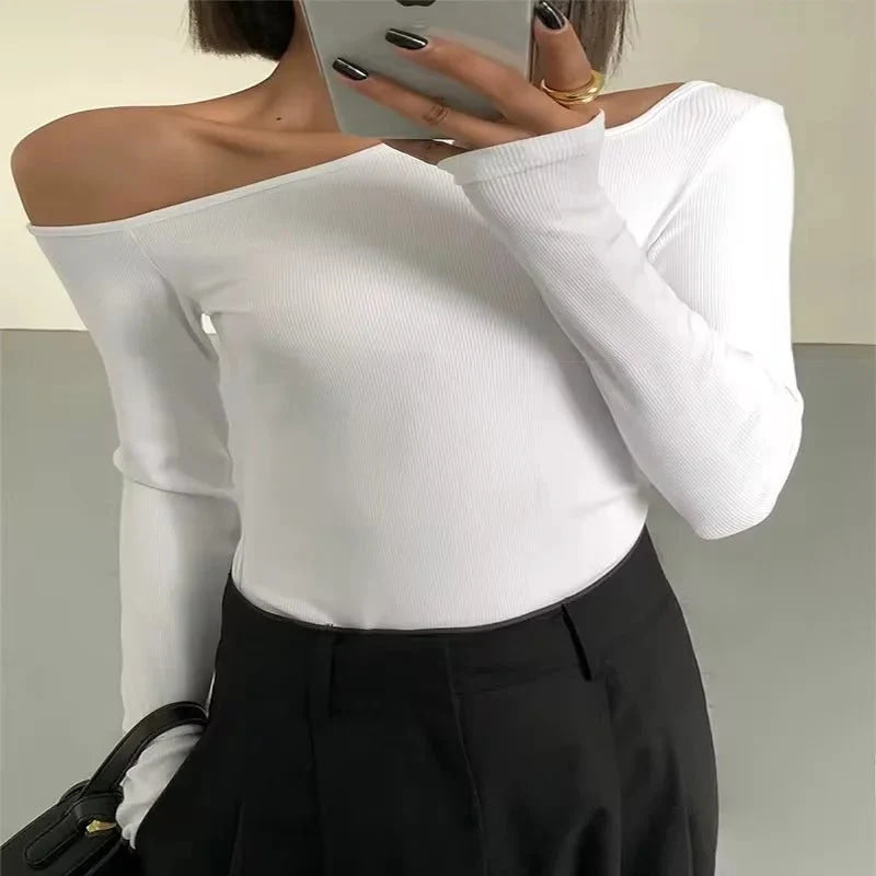 Camisetas de manga larga con hombros descubiertos y cuello oblicuo para mujer, Top corto liso ajustado, camisetas caladas sexys para primavera - VibraStore