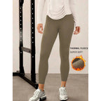 Leggings para correr de invierno para mujer. El diseño de cintura alta proporciona cobertura y comodidad para sesiones de yoga y entrenamiento. - VibraStore