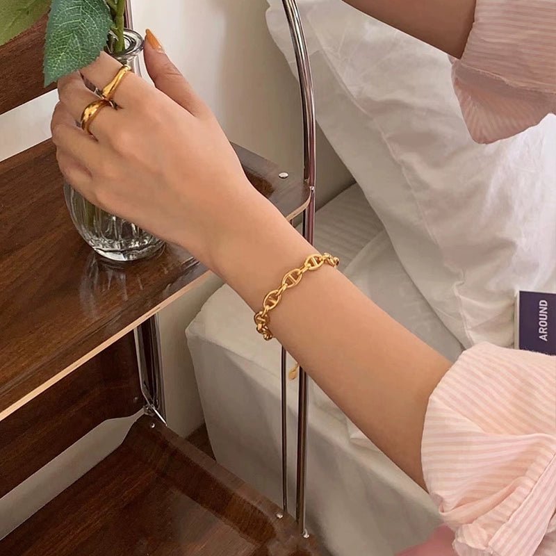 Mao Er South Korea Dongdaemun New Fashion Classy Pig Nose Titanium Steel 18K Gold Plating Niche Style All - Match Bracelet Female - VibraStore