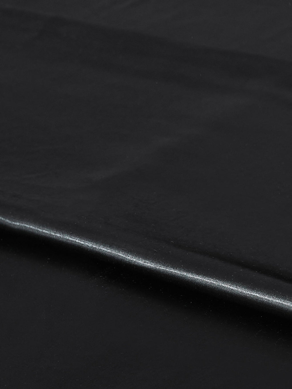 This 4pcs Satin Bed Sheet Set Includes One Fitted Sheet, One Flat Sheet, And Two Pillowcases Without Inserts. The Solid Color Showcases a Simple And Elegant Design That Never Goes Out of Style. Made from Polyester, The Fabric - VibraStore