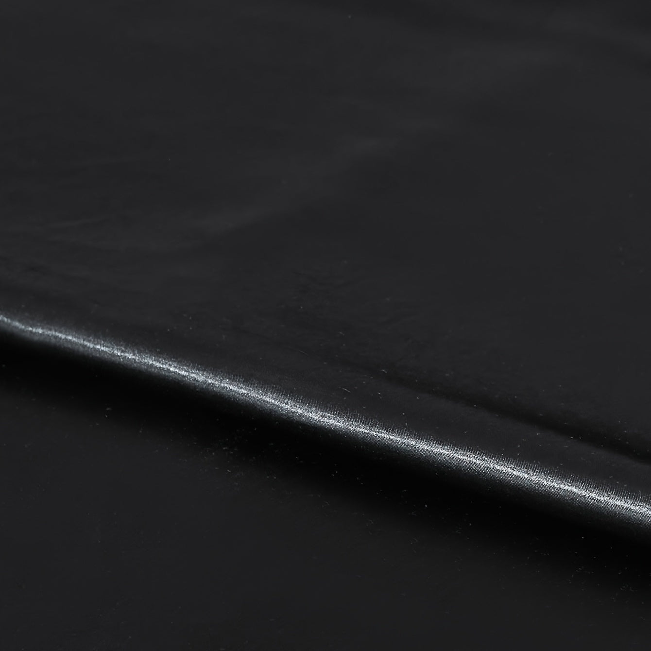 This 4pcs Satin Bed Sheet Set Includes One Fitted Sheet, One Flat Sheet, And Two Pillowcases Without Inserts. The Solid Color Showcases a Simple And Elegant Design That Never Goes Out of Style. Made from Polyester, The Fabric - VibraStore